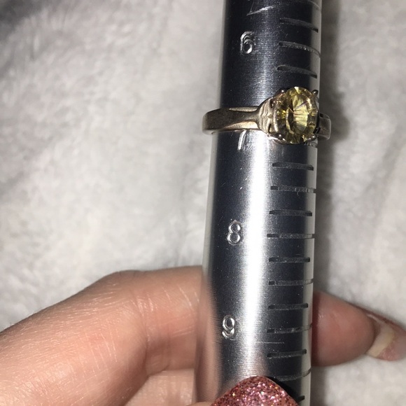 Canary yellow genuine crystal and sterling silver ring with whale tail bezel - Picture 4 of 4